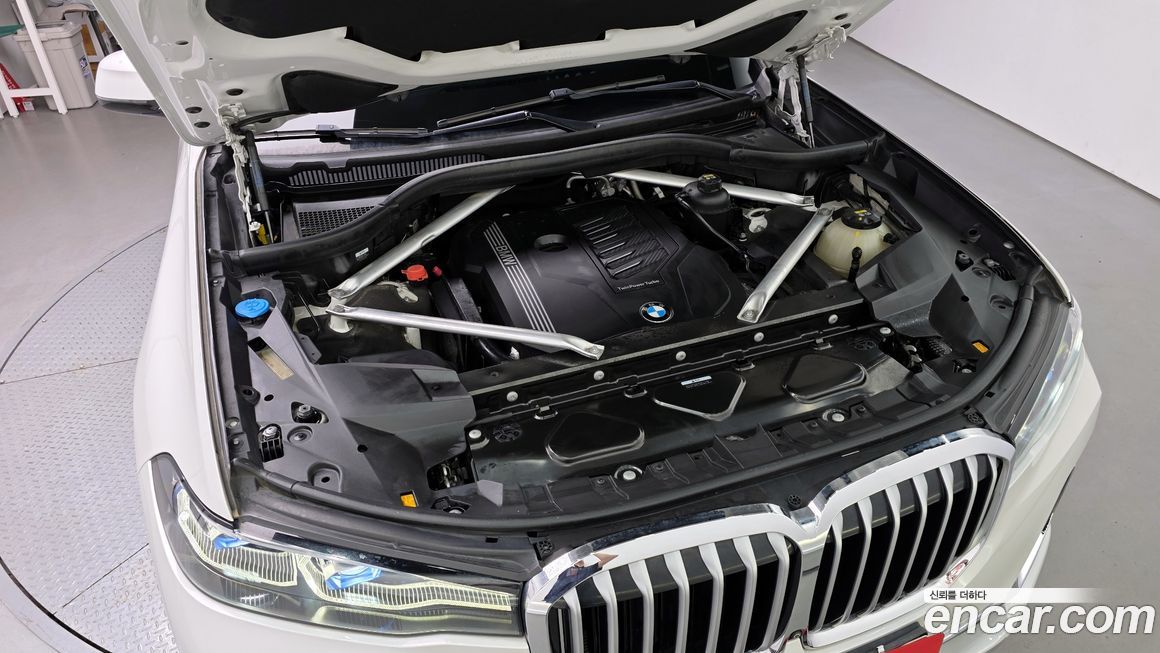 BMW X7 2021