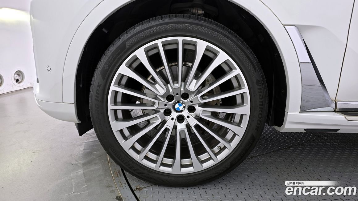 BMW X7 2021