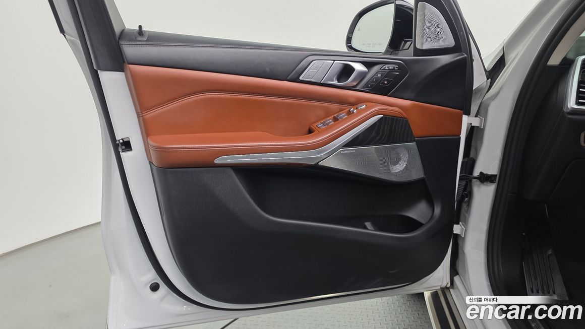 BMW X7 2021