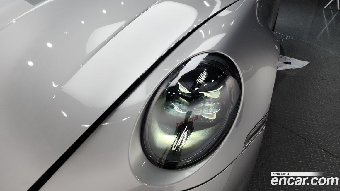 Porsche 911 2025