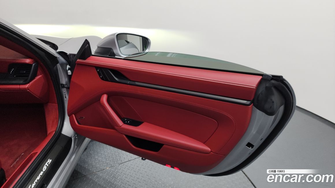 Porsche 911 2025