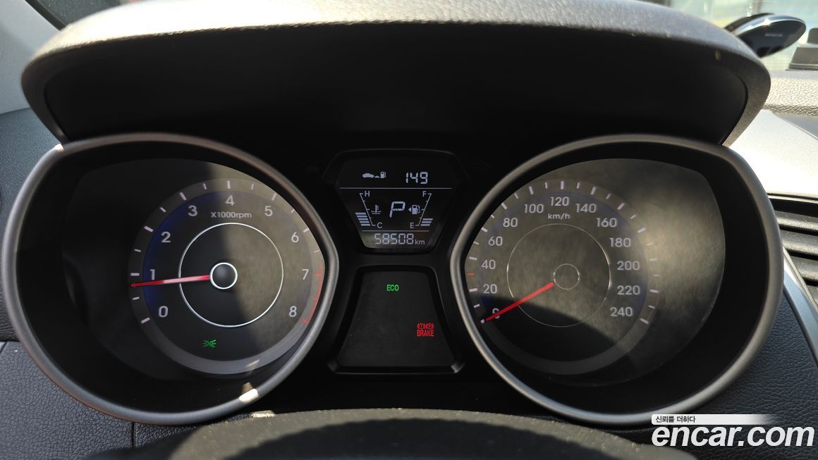 Hyundai AVANTE 2015