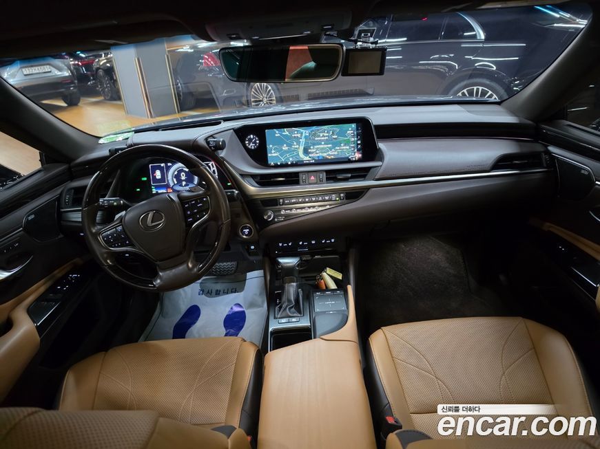 Lexus ES 2019