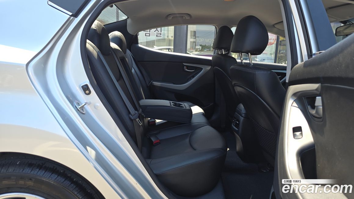 Hyundai AVANTE 2015