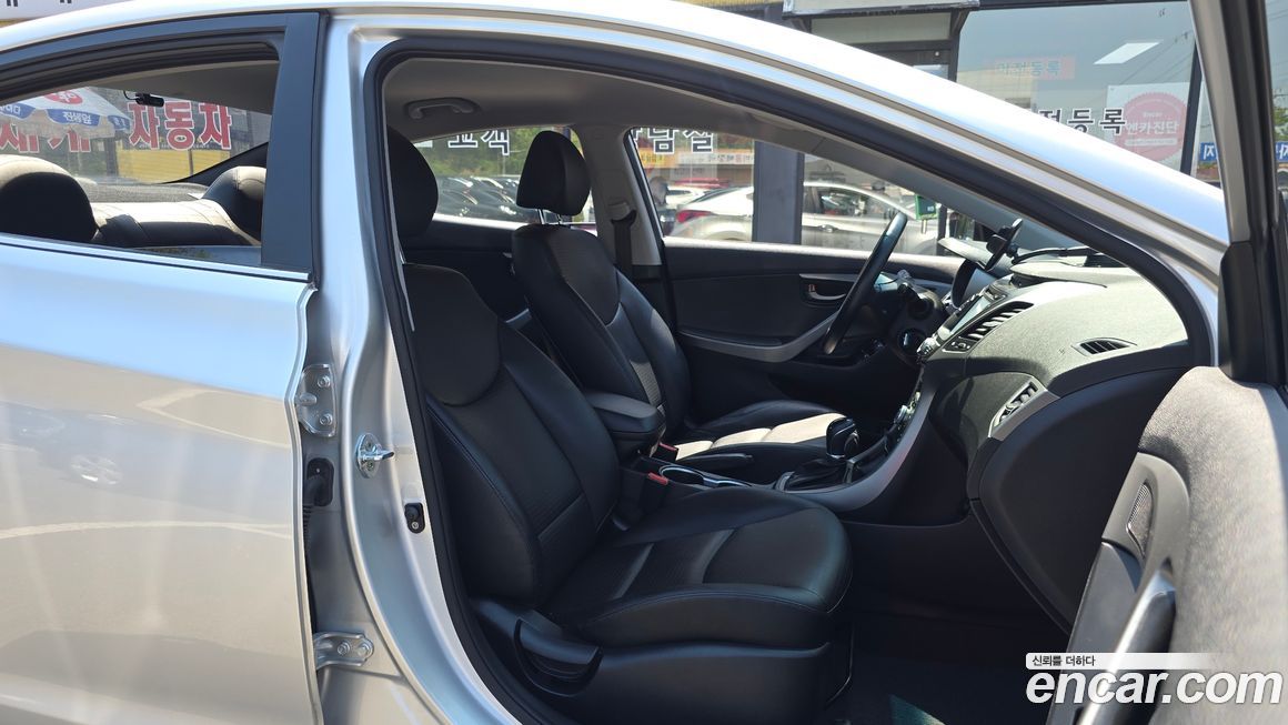 Hyundai AVANTE 2015