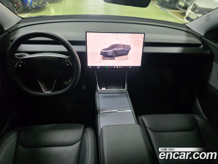 Tesla Model Y 2025