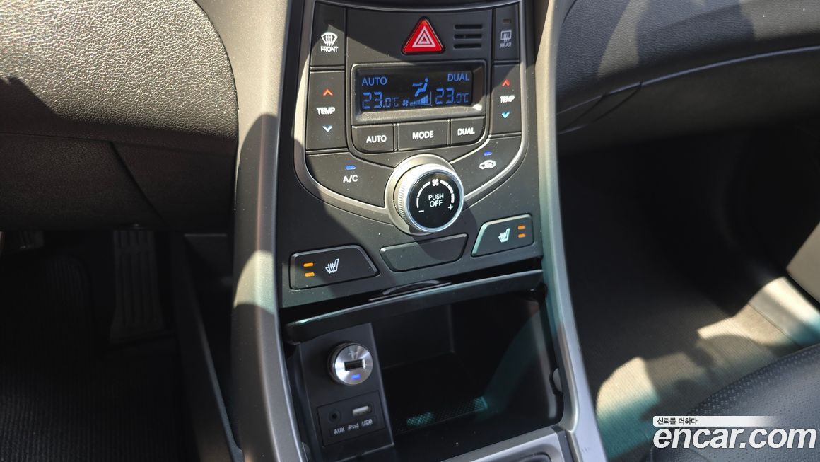 Hyundai AVANTE 2015