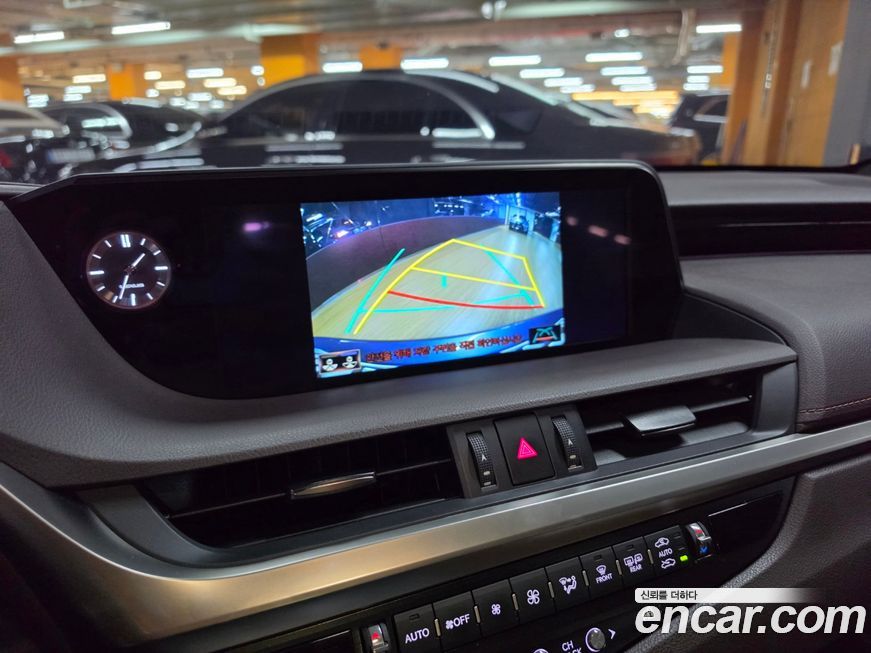 Lexus ES 2019