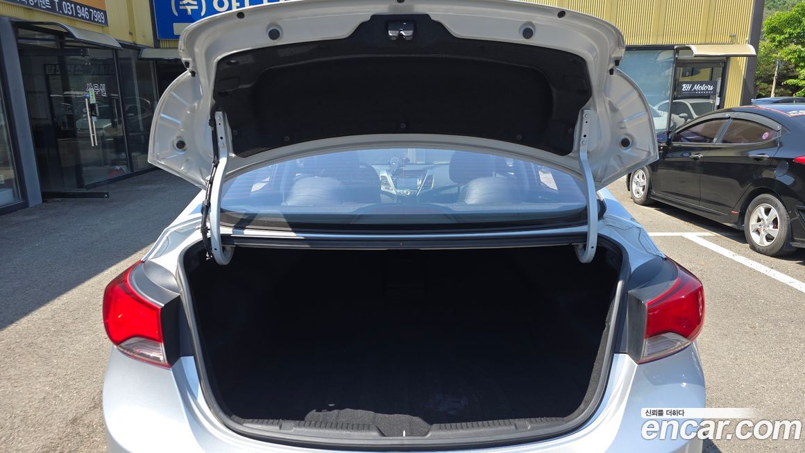 Hyundai AVANTE 2015