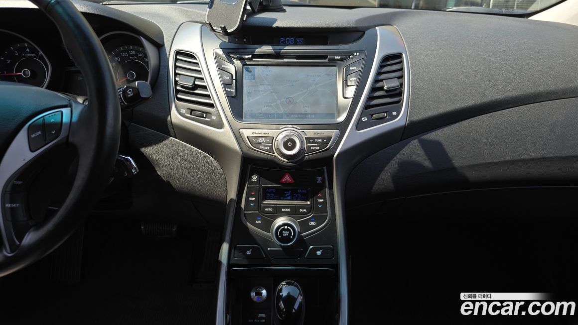 Hyundai AVANTE 2015