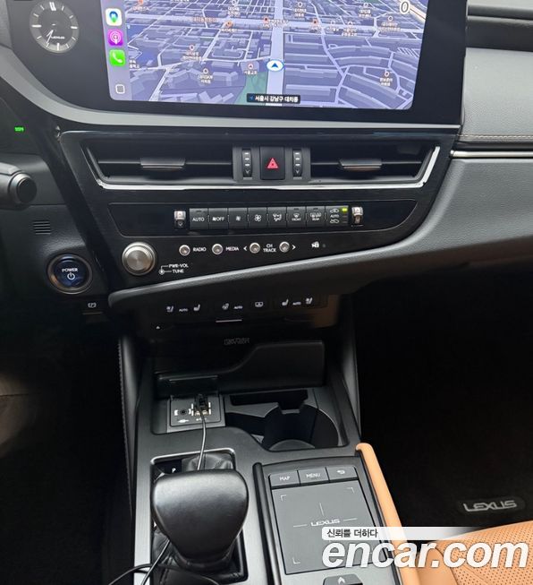 Lexus ES 2022