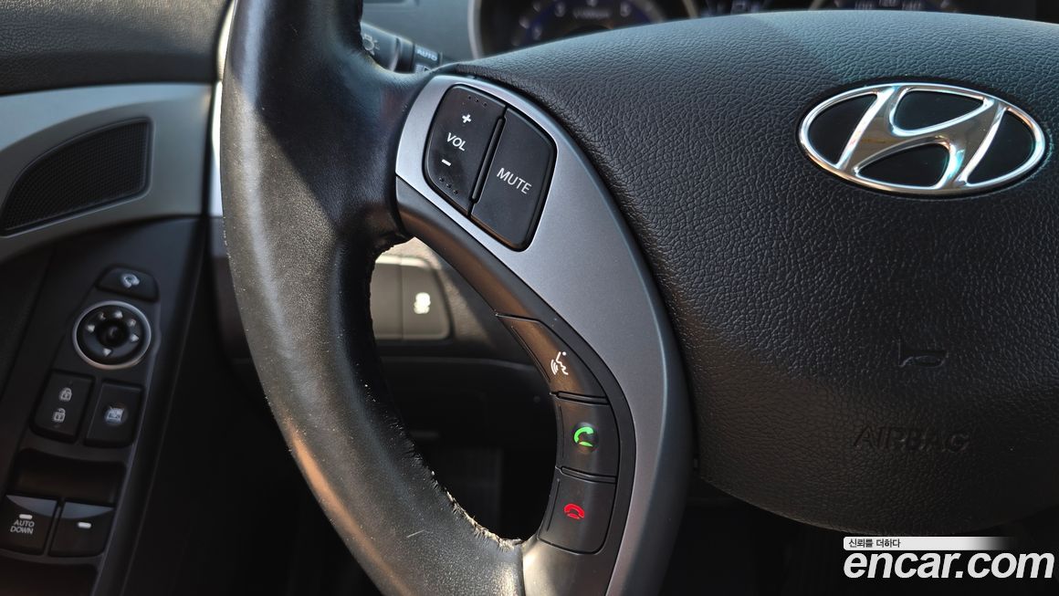 Hyundai AVANTE 2015
