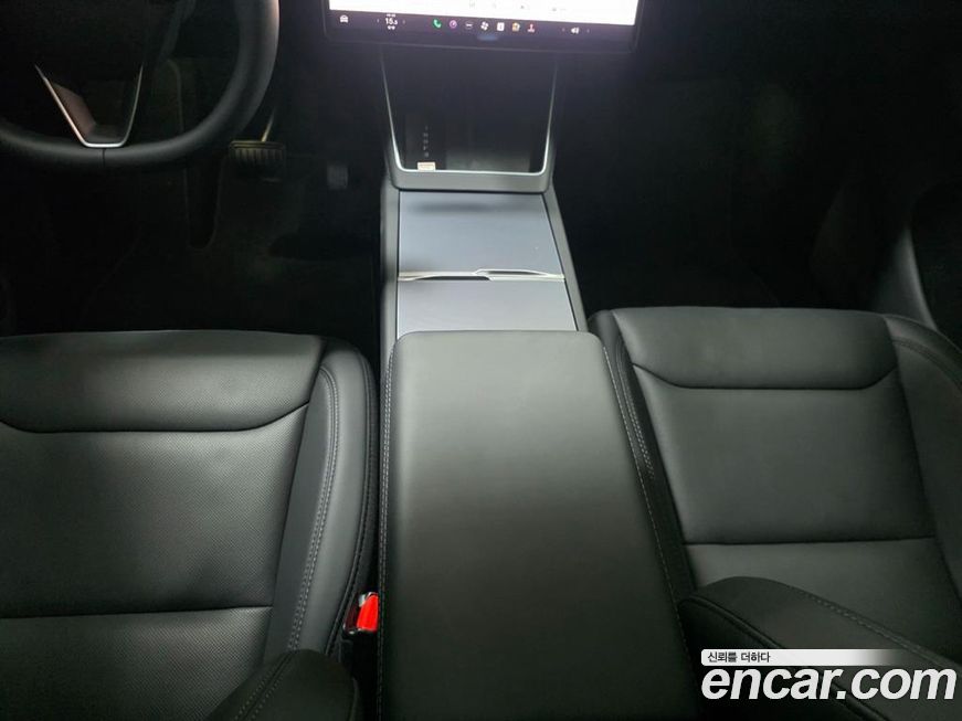 Tesla Model Y 2025
