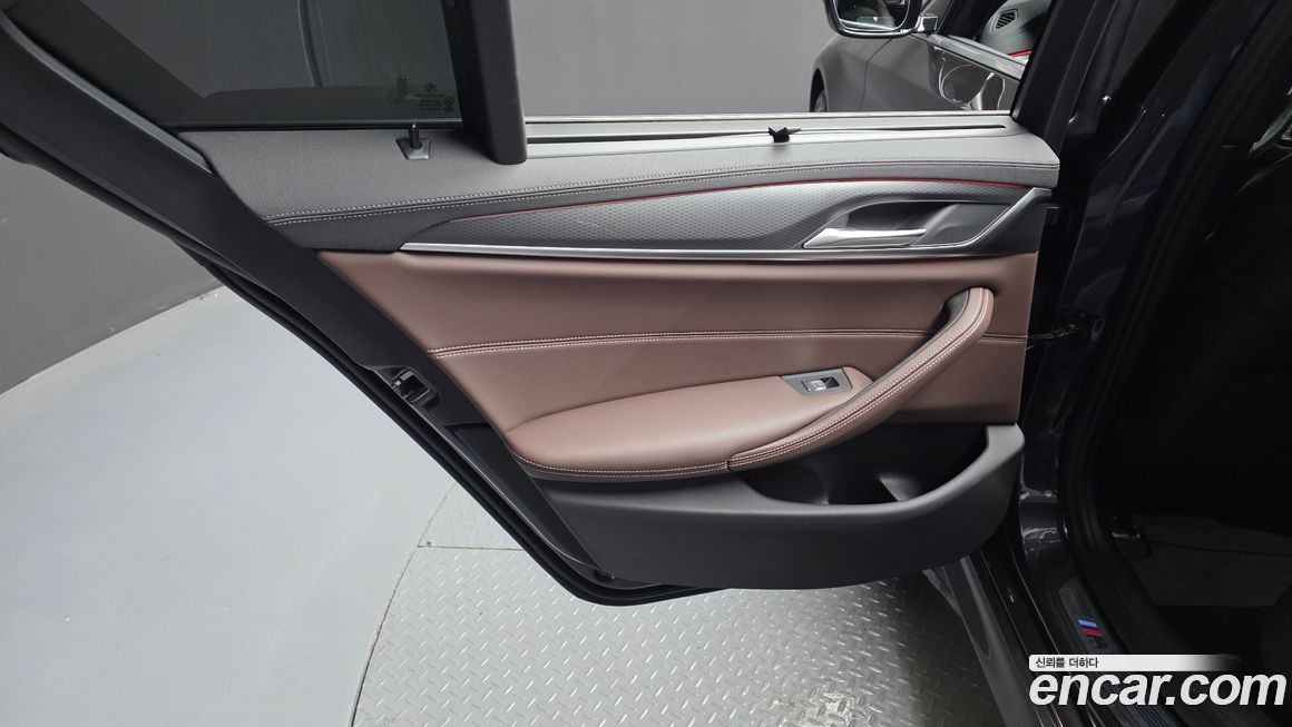 BMW 5-Series 2023