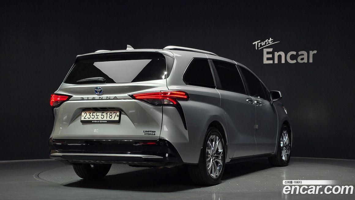 Toyota Sienna 2023