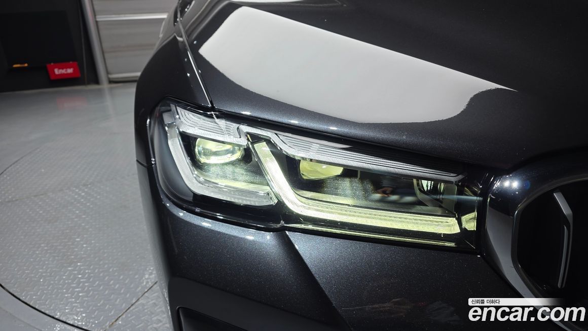 BMW 5-Series 2023