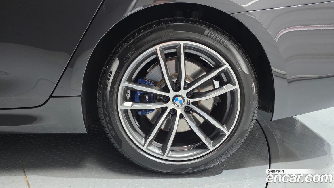 BMW 5-Series 2023