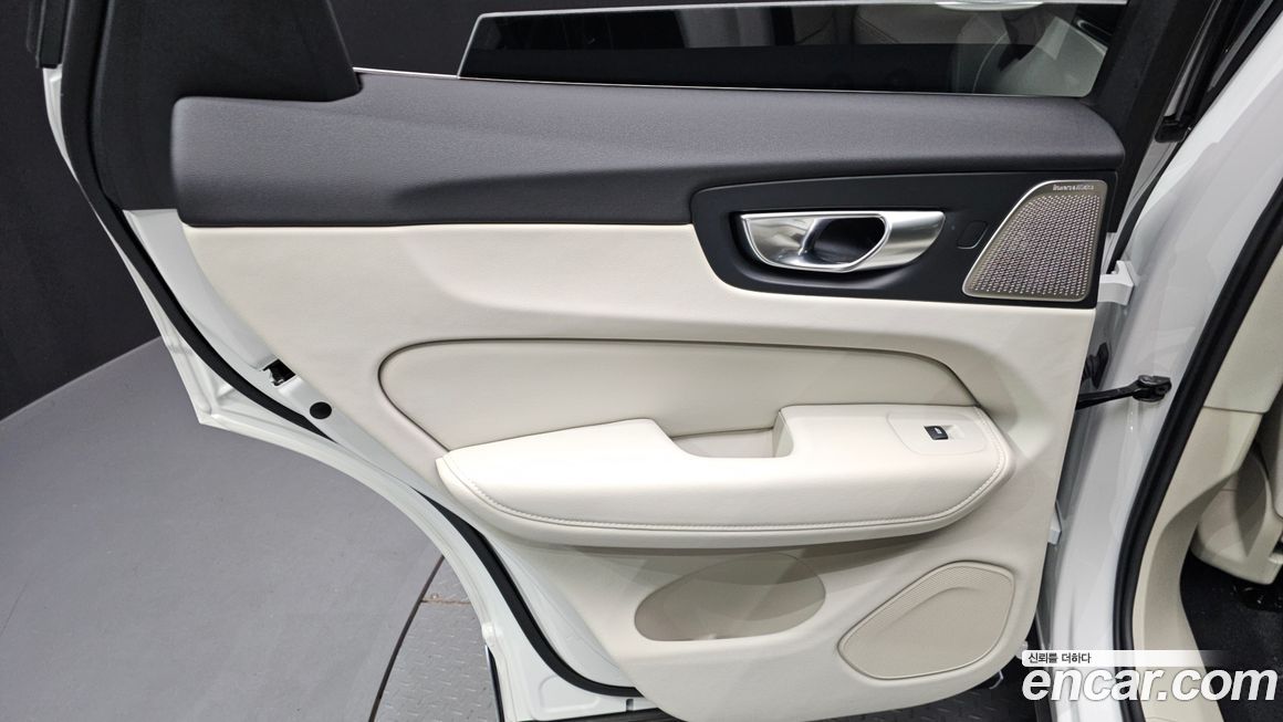 Volvo XC60 2026