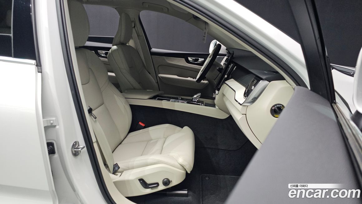 Volvo XC60 2026