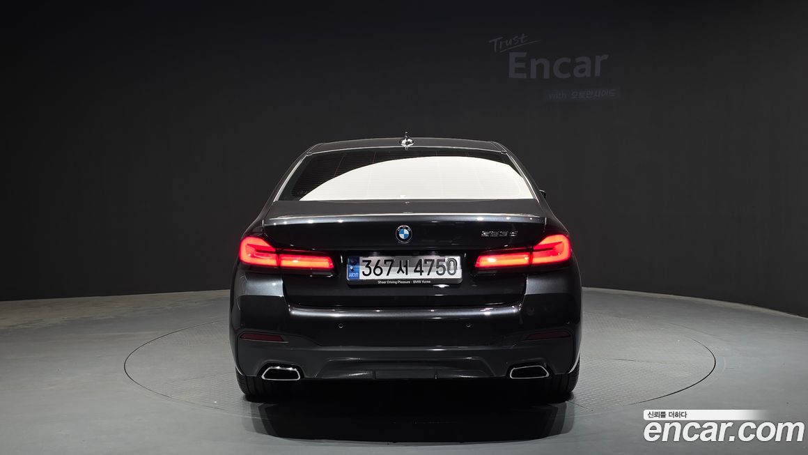 BMW 5-Series 2023