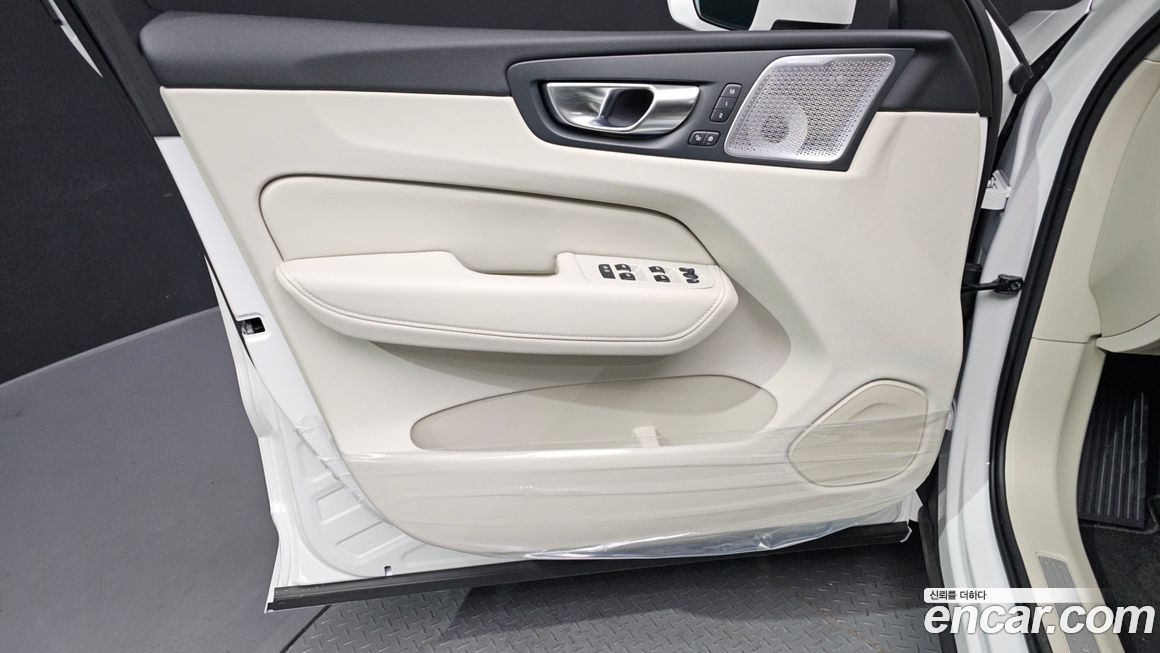Volvo XC60 2026