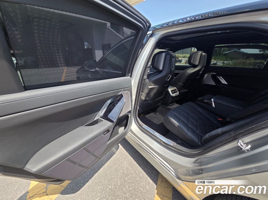 BMW 7-Series 2024