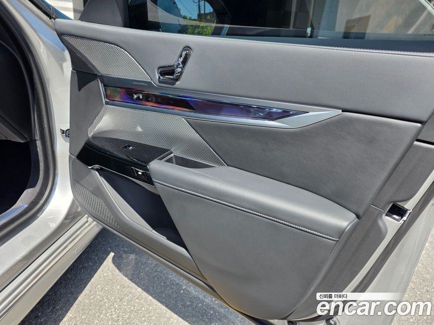 BMW 7-Series 2024
