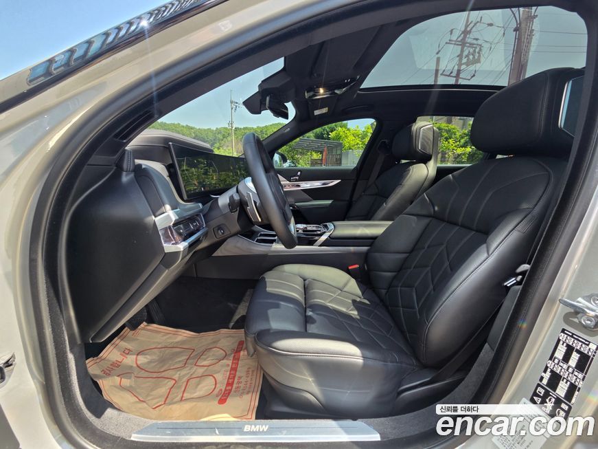 BMW 7-Series 2024