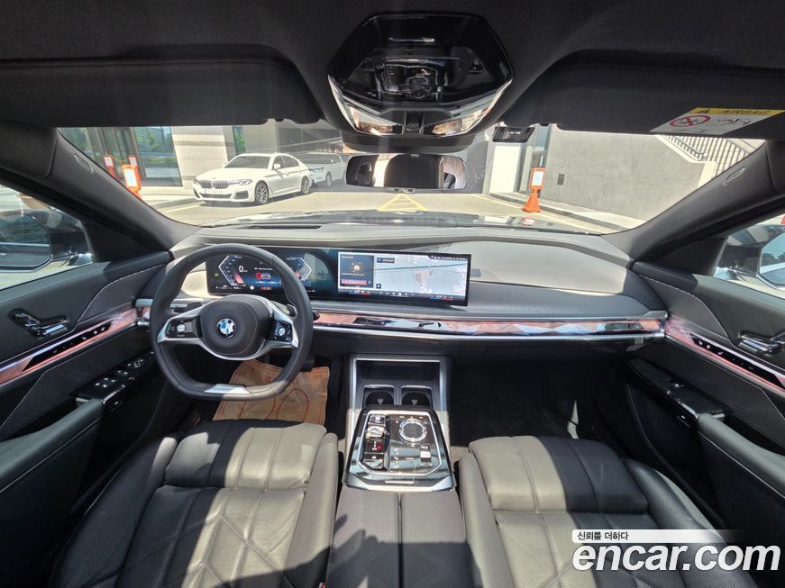 BMW 7-Series 2024