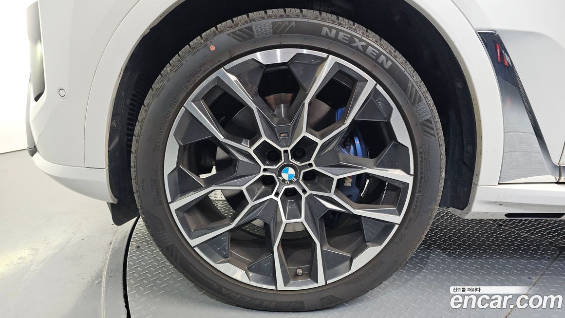 BMW X7 2023
