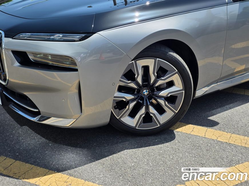 BMW 7-Series 2024