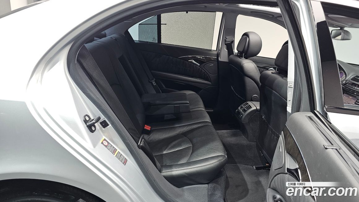 Mercedes-Benz E-Class 2005
