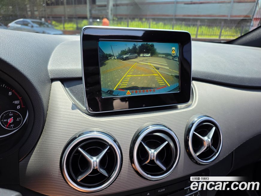 Mercedes-Benz B-Class 2017