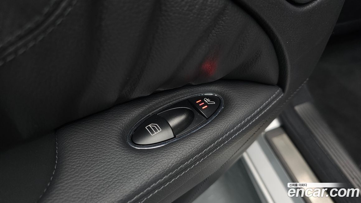 Mercedes-Benz E-Class 2005