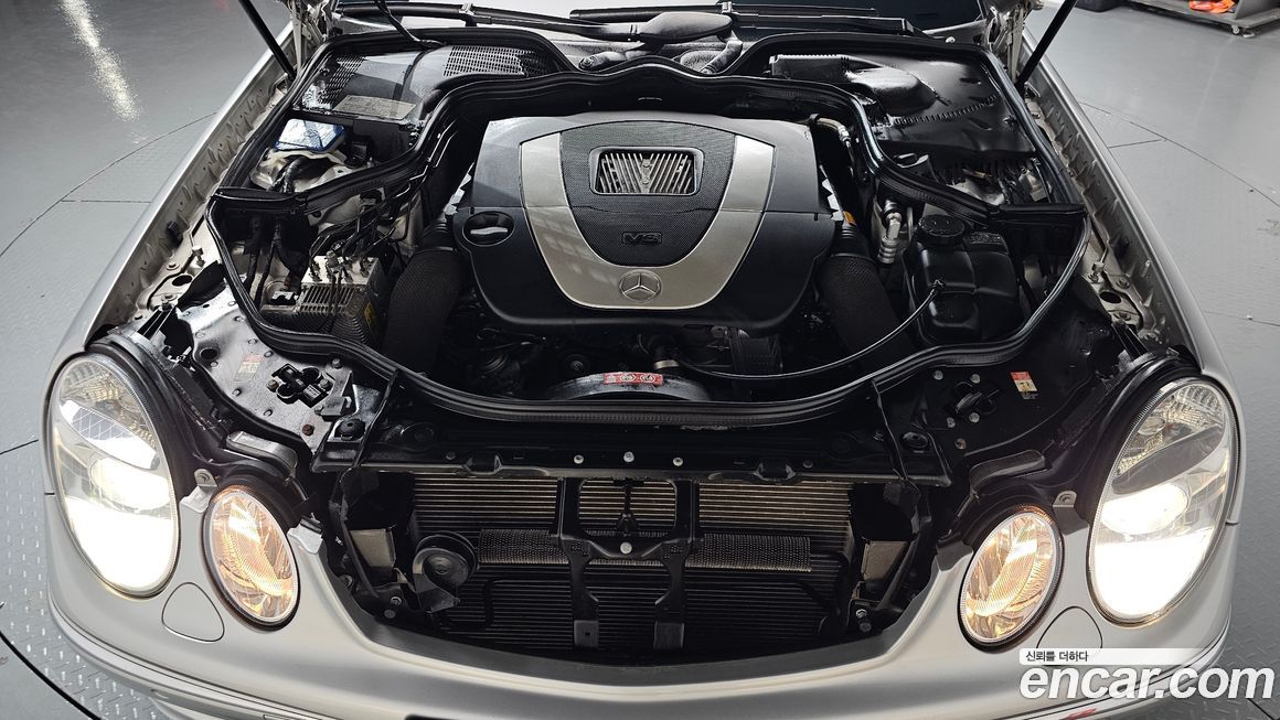 Mercedes-Benz E-Class 2005
