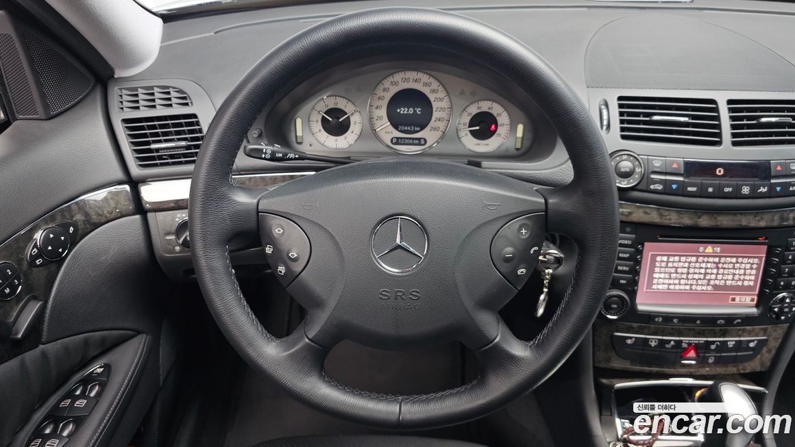 Mercedes-Benz E-Class 2005