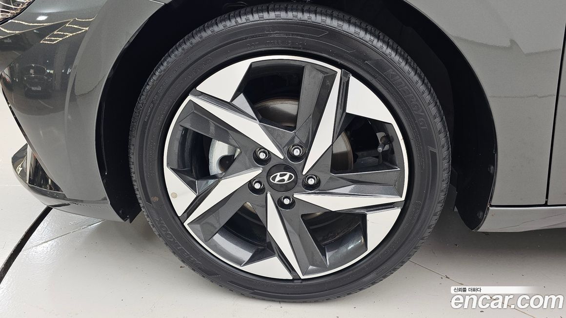 Hyundai AVANTE 2021