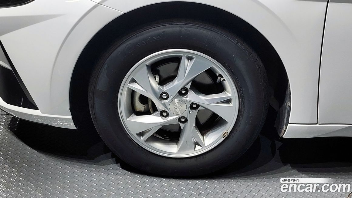 Hyundai AVANTE 2021