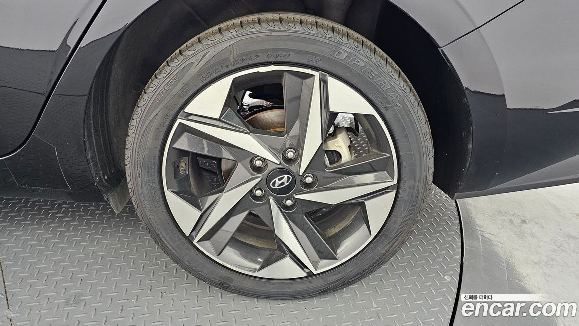 Hyundai AVANTE 2021