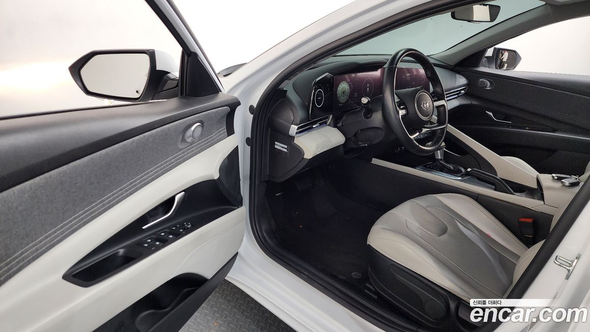 Hyundai AVANTE 2022