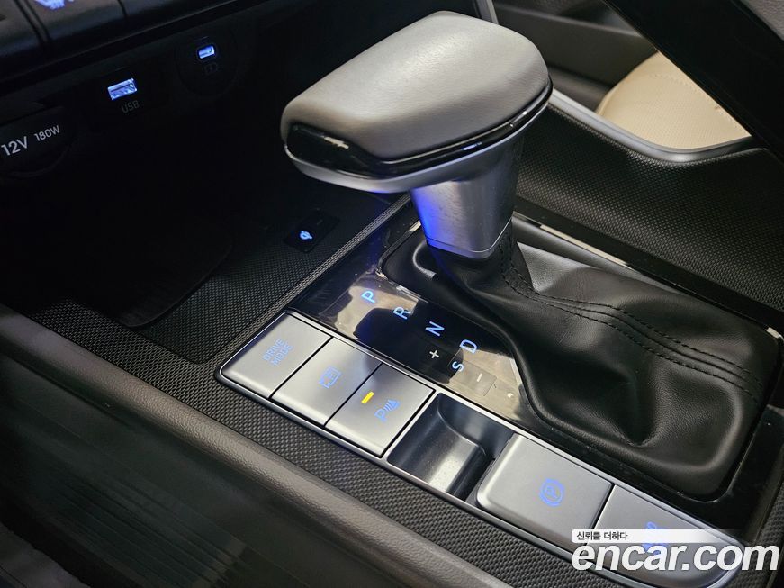 Hyundai AVANTE 2025