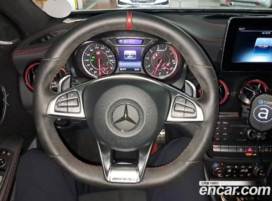 Mercedes-Benz GLA-Class 2019