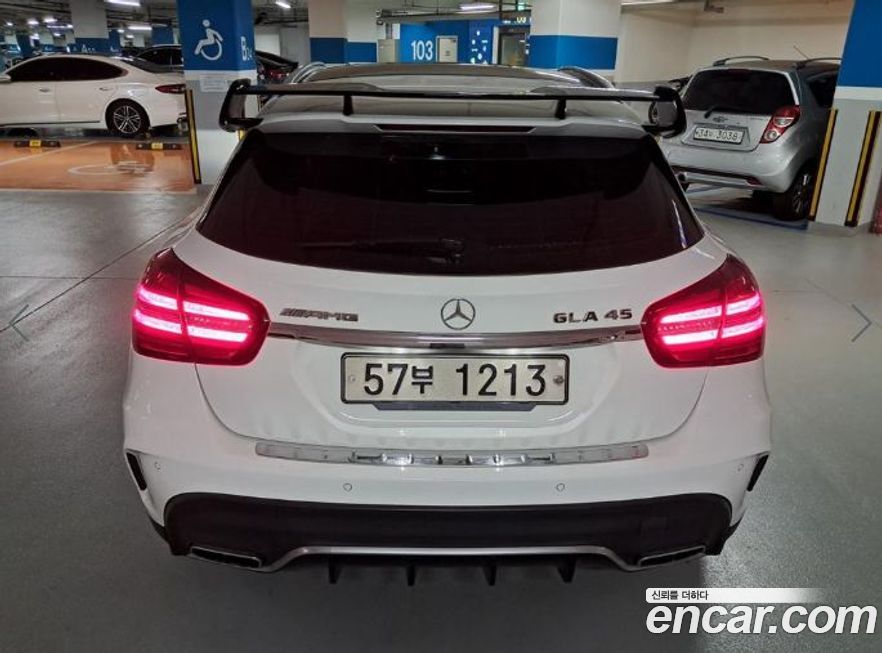 Mercedes-Benz GLA-Class 2019