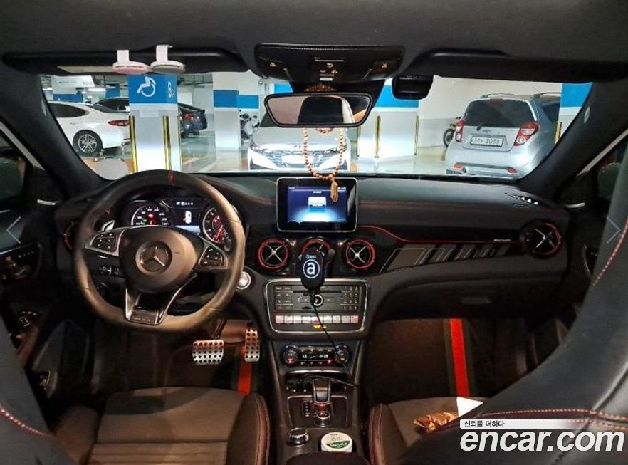 Mercedes-Benz GLA-Class 2019