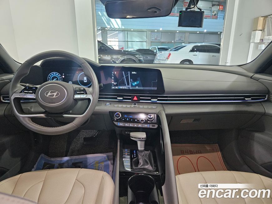 Hyundai AVANTE 2025