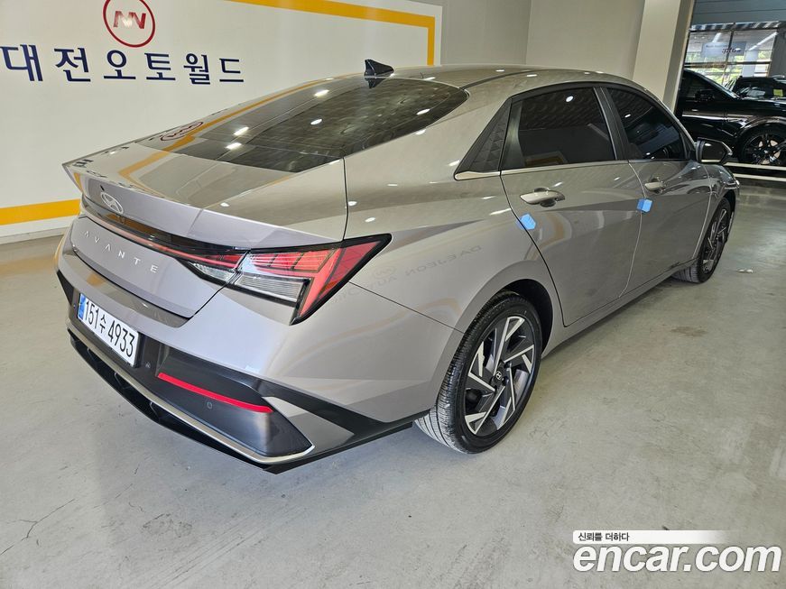 Hyundai AVANTE 2025