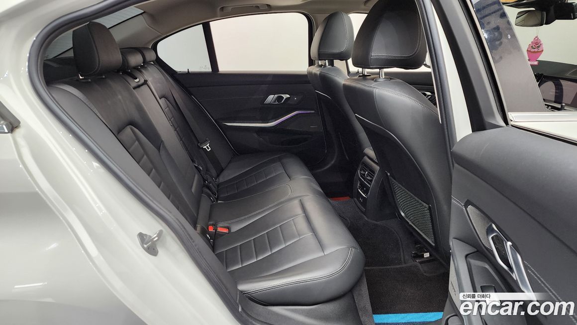 BMW 3-Series 2021