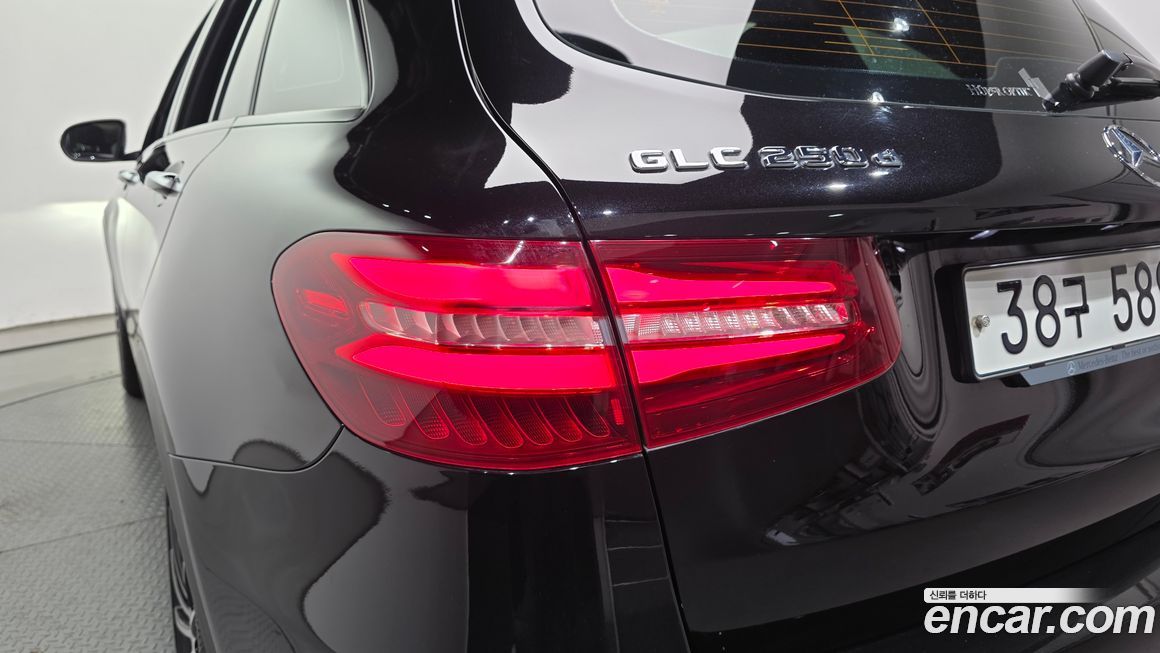 Mercedes-Benz GLC-Class 2018