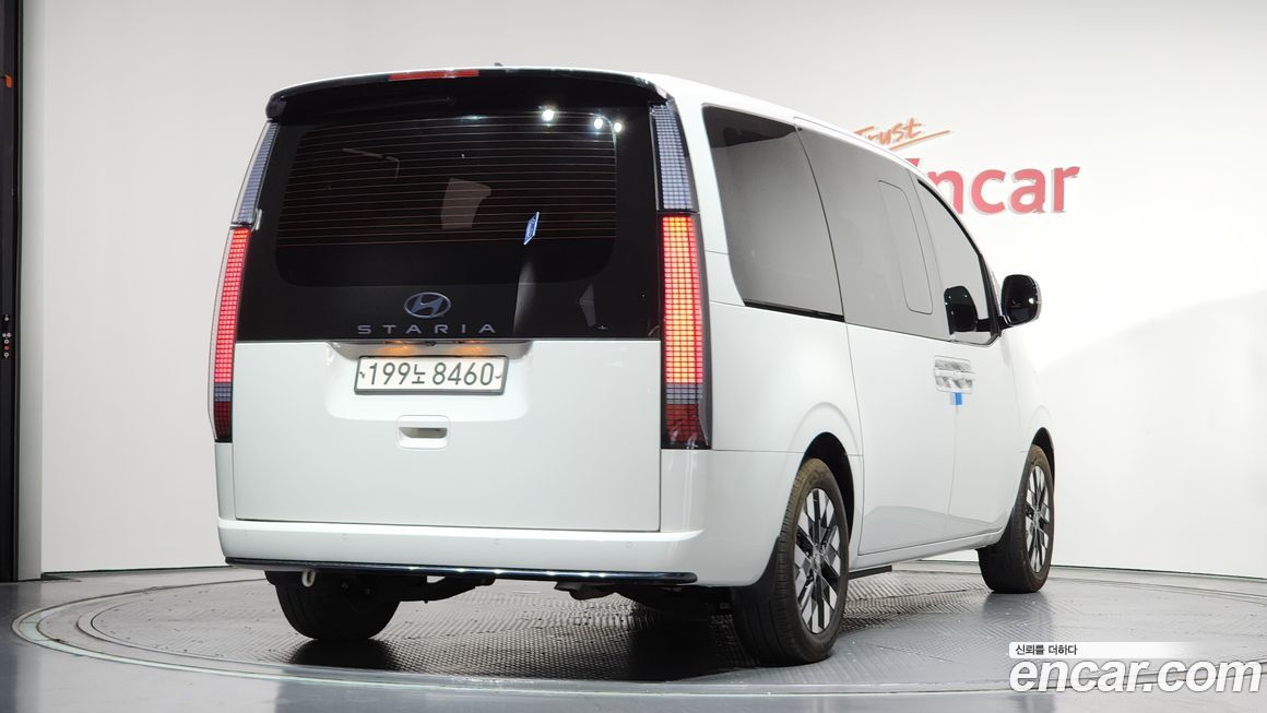 Hyundai Staria 2025