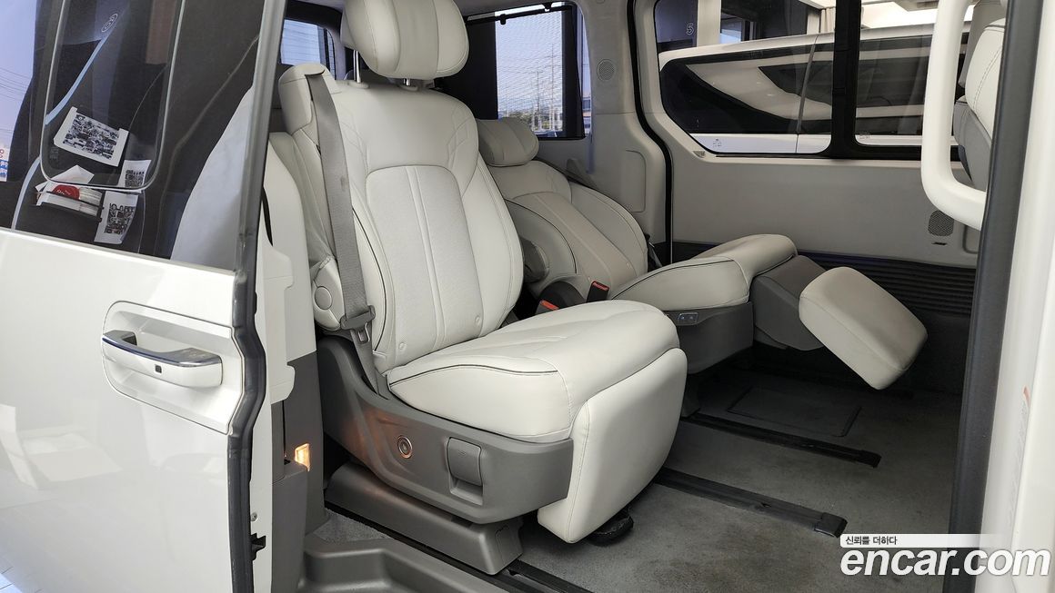 Hyundai Staria 2025
